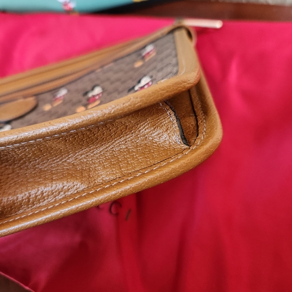 🔥FINAL PRICE🔥 GUCCI Rare Disney Mickey Mouse Clutch - Picture 10 of 10